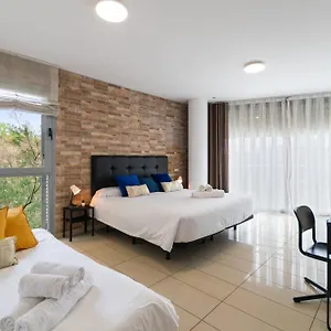 Fira Gran Via 2 - Private In A Shared - Privadas En Compartido Camping L'Hospitalet de Llobregat